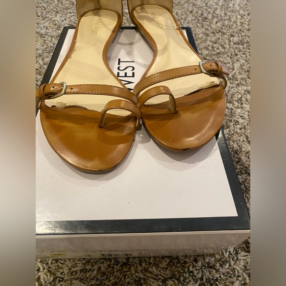 Gently worn cute tan Nine West sandals - Picture 3 of 4
